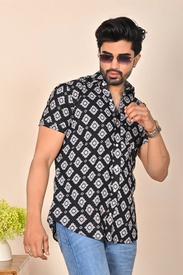 Classic Black and White Geometric Pattern Printed Short-Sleeve Shirt